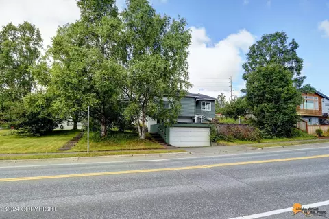 1338 E St, Anchorage, AK 99501 photo 2