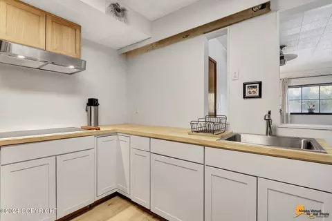 1338 E St, Anchorage, AK 99501 photo 33