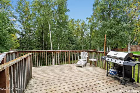 Exterior - 17351 Baronoff Ave, Eagle River, AK 99577 photo 2 of 5