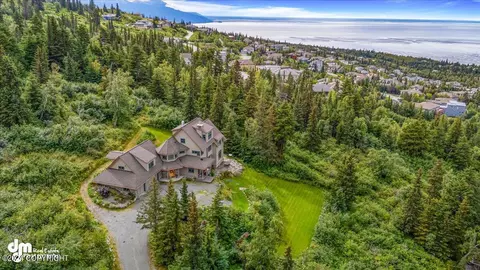 6690 Shangri-la Cir, Anchorage, AK 99516