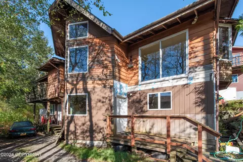 319 Spruce St, Ketchikan, AK 99901