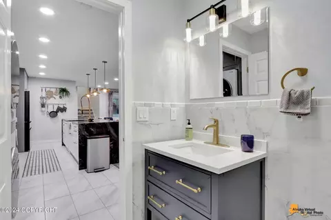 Bath - 3601 Raspberry Rd # 7A, Anchorage, AK 99502 photo 1 of 8