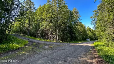 15633 E Montana Dr, Talkeetna, AK 99676
