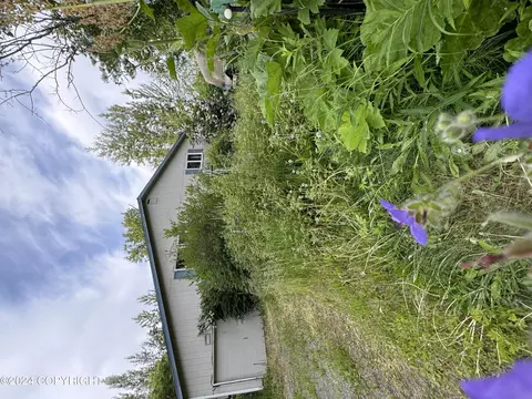 7685 E Rawhide Ln, Palmer, AK 99645