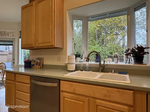 8718 Lassen St, Eagle River, AK 99577 photo 15
