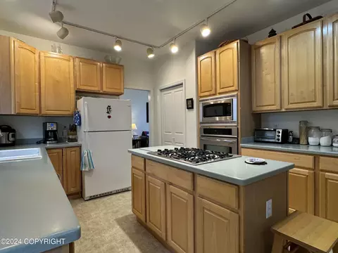 8718 Lassen St, Eagle River, AK 99577 photo 11