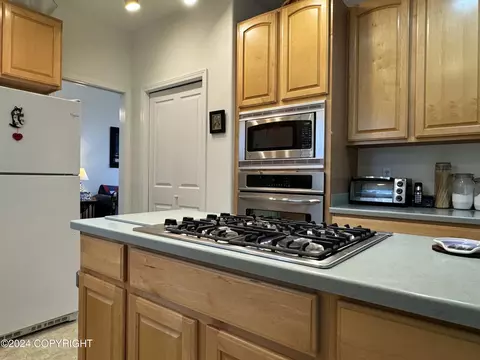8718 Lassen St, Eagle River, AK 99577 photo 13