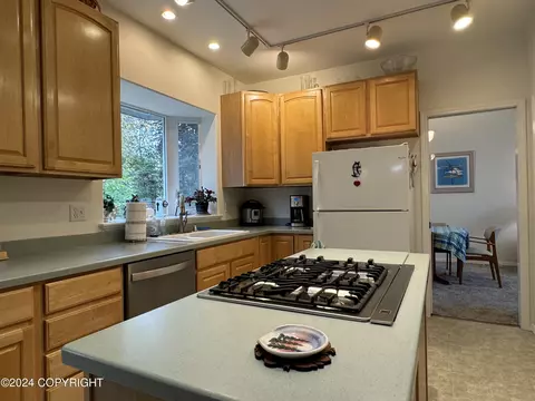8718 Lassen St, Eagle River, AK 99577 photo 16