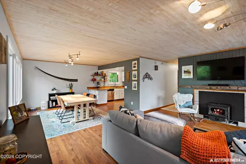 17150 Meadow Creek Dr, Eagle River, AK 99577 photo 8