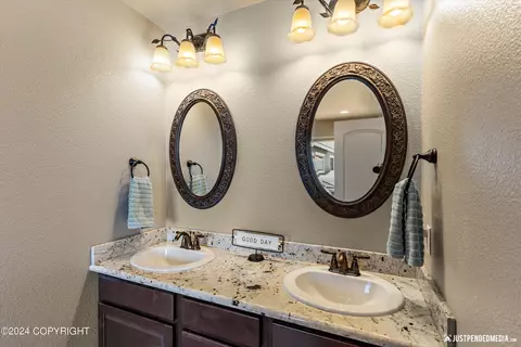 Bath - 13259 Rosser Dr, Eagle River, AK 99577 photo 3 of 7