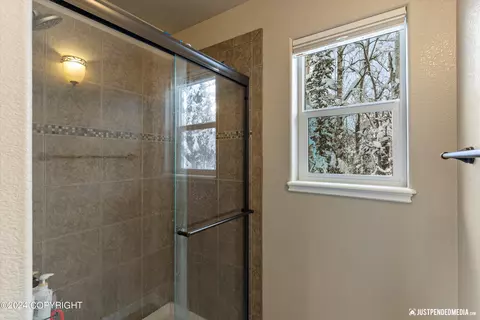 Bath - 13259 Rosser Dr, Eagle River, AK 99577 photo 5 of 7