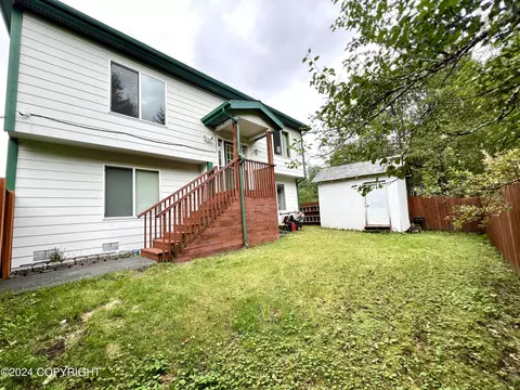 4867 Steelhead St, Juneau, AK 99801
