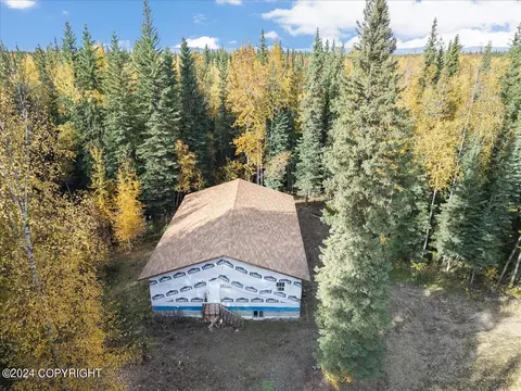 2271 Dawson Rd, North Pole, AK 99705