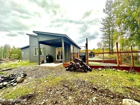 Exterior - 1070 E Fairview Loop, Wasilla, AK 99654 photo 7 of 10