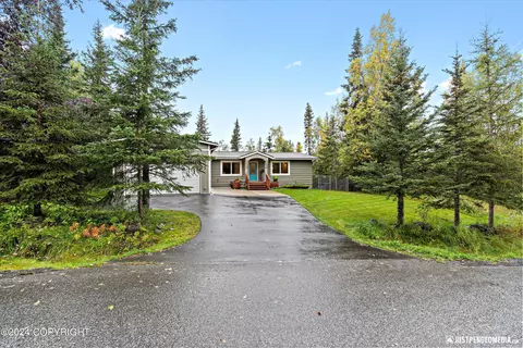 10424 Main Tree Dr, Anchorage, AK 99507