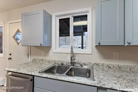 4441 E 5th Ave, Anchorage, AK 99508 photo 21