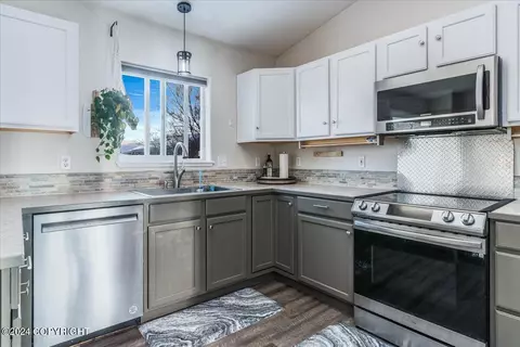 Kitchen - 2044 Casey Cusack Loop, Anchorage, AK 99515 photo 5 of 6
