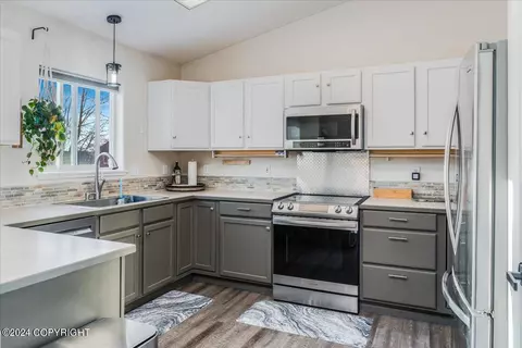 Kitchen - 2044 Casey Cusack Loop, Anchorage, AK 99515 photo 4 of 6