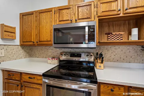 10413 Tradition Ave, Eagle River, AK 99577 photo 21