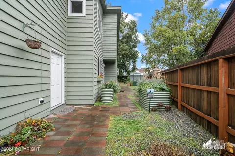 3257 Wiley Post Loop, Anchorage, AK 99517 photo 6