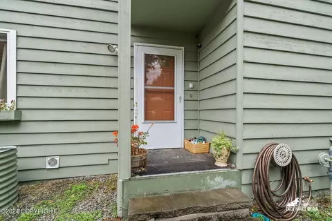 3257 Wiley Post Loop, Anchorage, AK 99517 photo 8