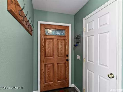 Entry Way - 18315 Gavin Cir, Eagle River, AK 99577 photo 2 of 4