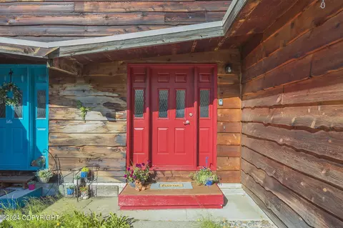 439 Eighth Ave, North Pole, AK 99705