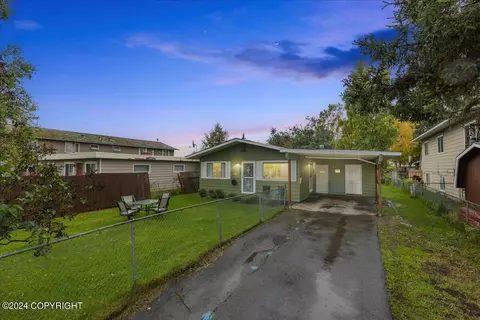 402 N Bliss St, Anchorage, AK 99508