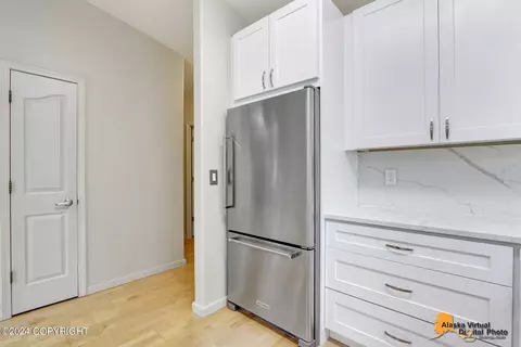 Kitchen - 17615 Lacey Dr, Eagle River, AK 99577 photo 5 of 5