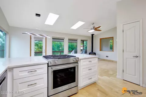 Kitchen - 17615 Lacey Dr, Eagle River, AK 99577 photo 2 of 5