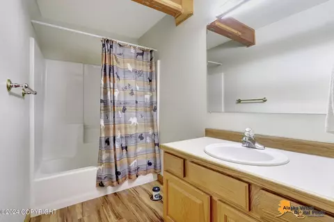 Bath - 17615 Lacey Dr, Eagle River, AK 99577 photo 3 of 5