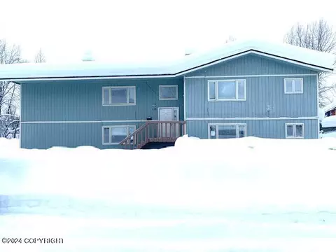 178 Dean Pl, Anchorage, AK 99504