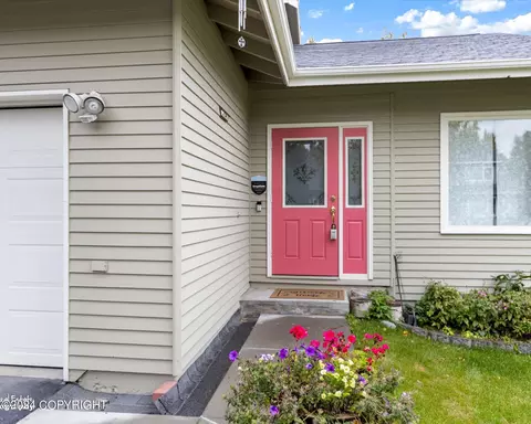 10545 Spindrift Loop, Anchorage, AK 99515 photo 3