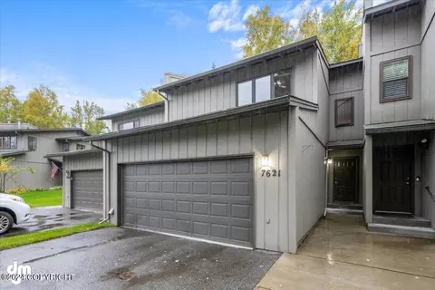 7621 Highlander Dr, Anchorage, AK 99518