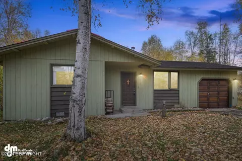 2080 E Wolverine Cir, Wasilla, AK 99654