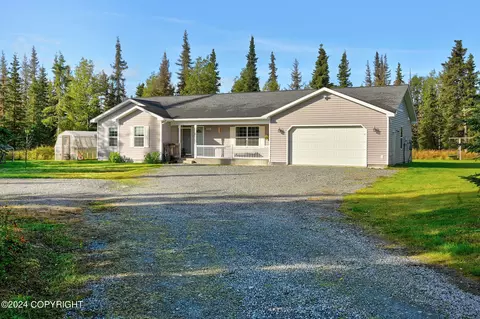 905 Salmon Run Dr, Kenai, AK 99611