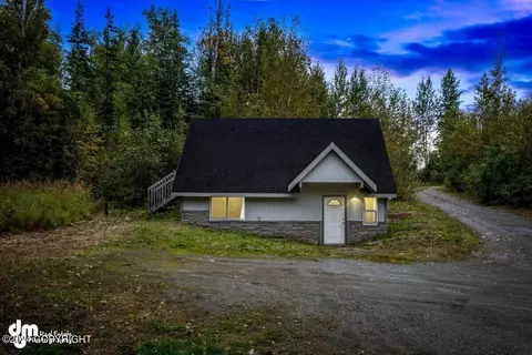 6935 E Springwood Dr, Wasilla, AK 99654