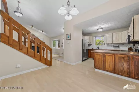 9756 Newhaven Loop, Anchorage, AK 99507 photo 10
