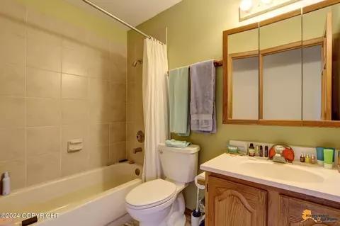 Bath - 3244 E 88th Ave, Anchorage, AK 99507 photo 6 of 6