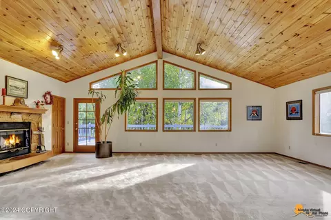 Living - 3244 E 88th Ave, Anchorage, AK 99507 photo 3 of 6
