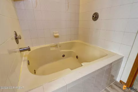 Bath - 3244 E 88th Ave, Anchorage, AK 99507 photo 4 of 6