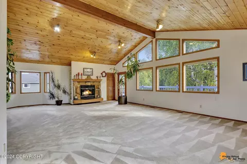 Living - 3244 E 88th Ave, Anchorage, AK 99507 photo 1 of 6