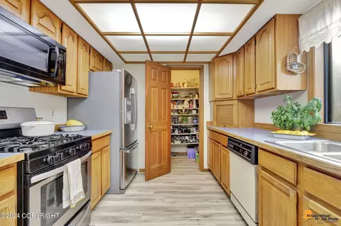 Kitchen - 3244 E 88th Ave, Anchorage, AK 99507 photo 5 of 5