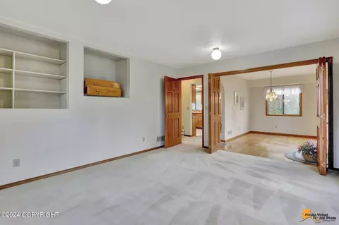 Living - 3244 E 88th Ave, Anchorage, AK 99507 photo 6 of 6