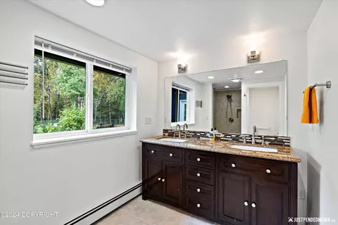 2400 Northrup Cir, Anchorage, AK 99508 photo 21
