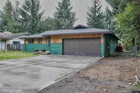 8221 Poplar Ave, Juneau, AK 99801