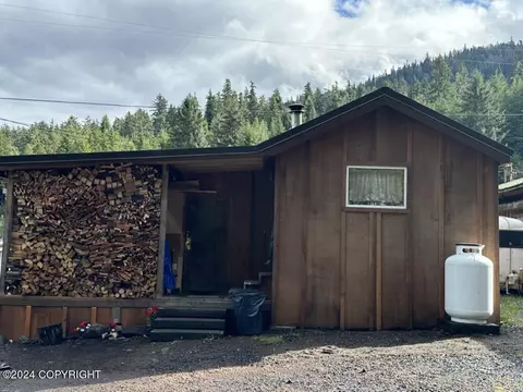 APT 25 Panhandle Trailer Court, Wrangell, AK 99929