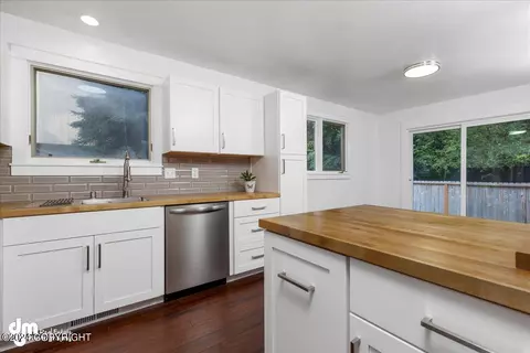 Kitchen - 1806 Bellevue Loop, Anchorage, AK 99515 photo 1 of 3