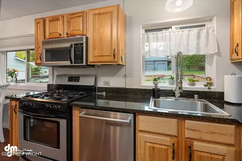 11330 Dawn St, Eagle River, AK 99577 photo 17