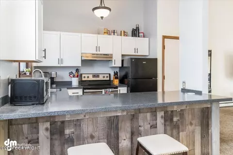 Kitchen - 3581 E 20th Ave, Anchorage, AK 99508 photo 1 of 6